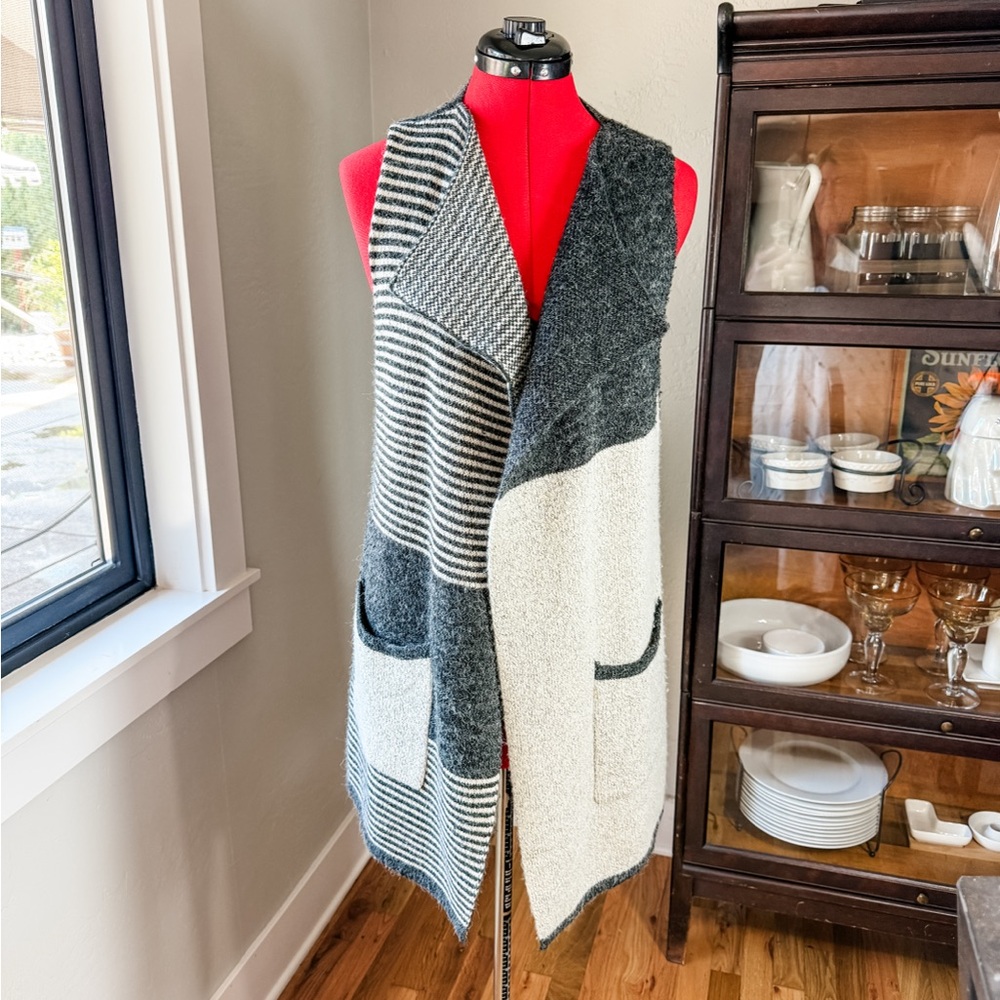 Staccato Colorblock Boho Artsy Open Front Knit Vest Size M